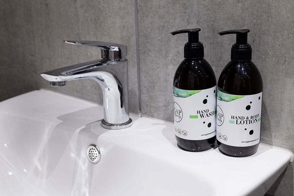 Swallows' Nest Bathroom