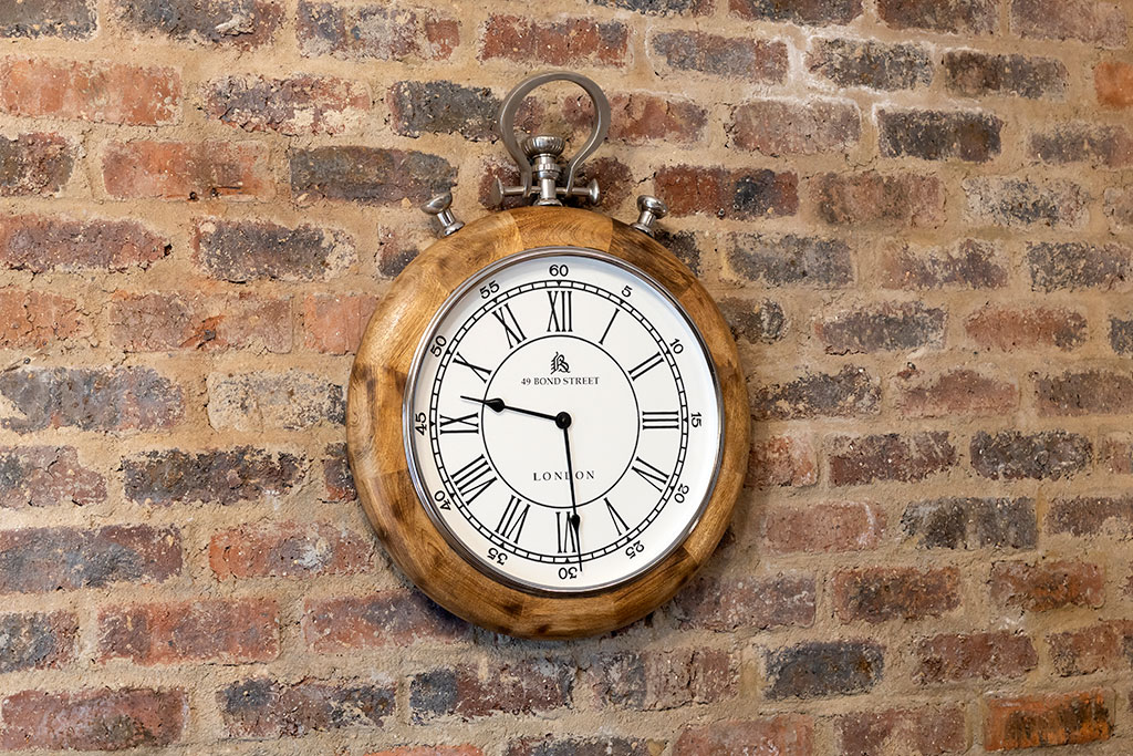 Swallows' Nest Clock